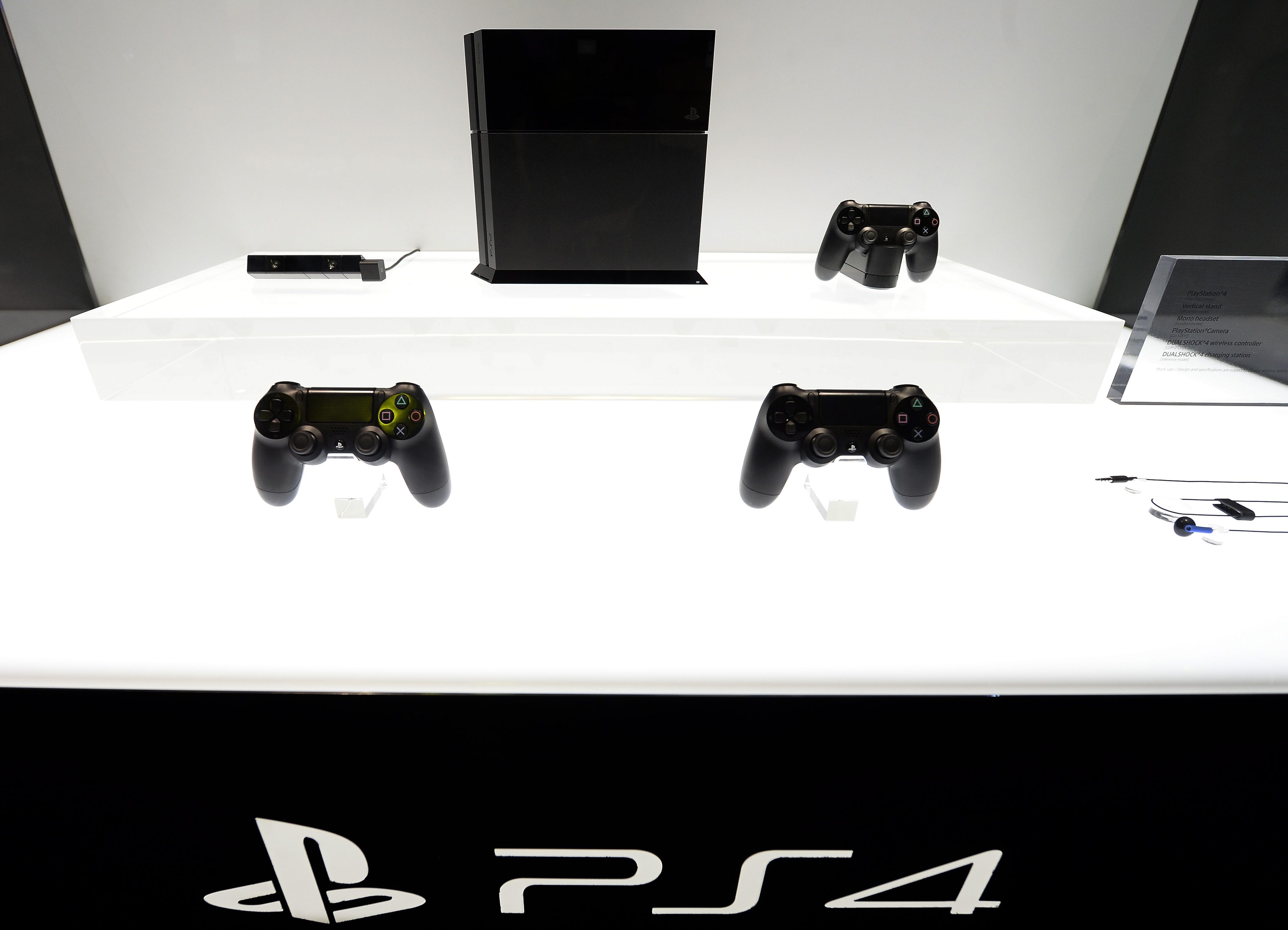 PlayStation 4 идва в Европа през ноември