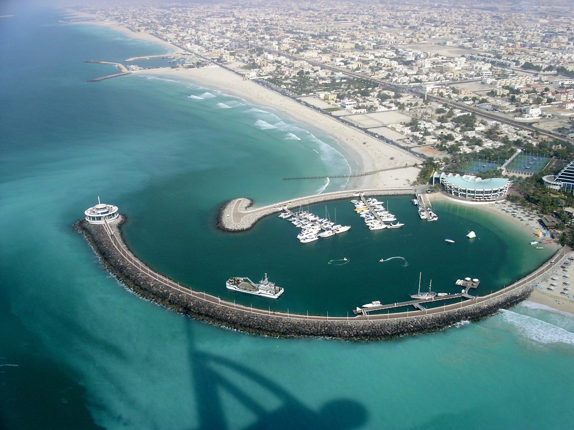 Апетитът на Дубай за туристи е неутолим