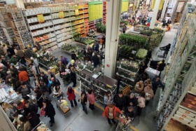 Големите вериги супермаркети в Чехия ще трябва да предават безплатно непродадените си хранителни стоки