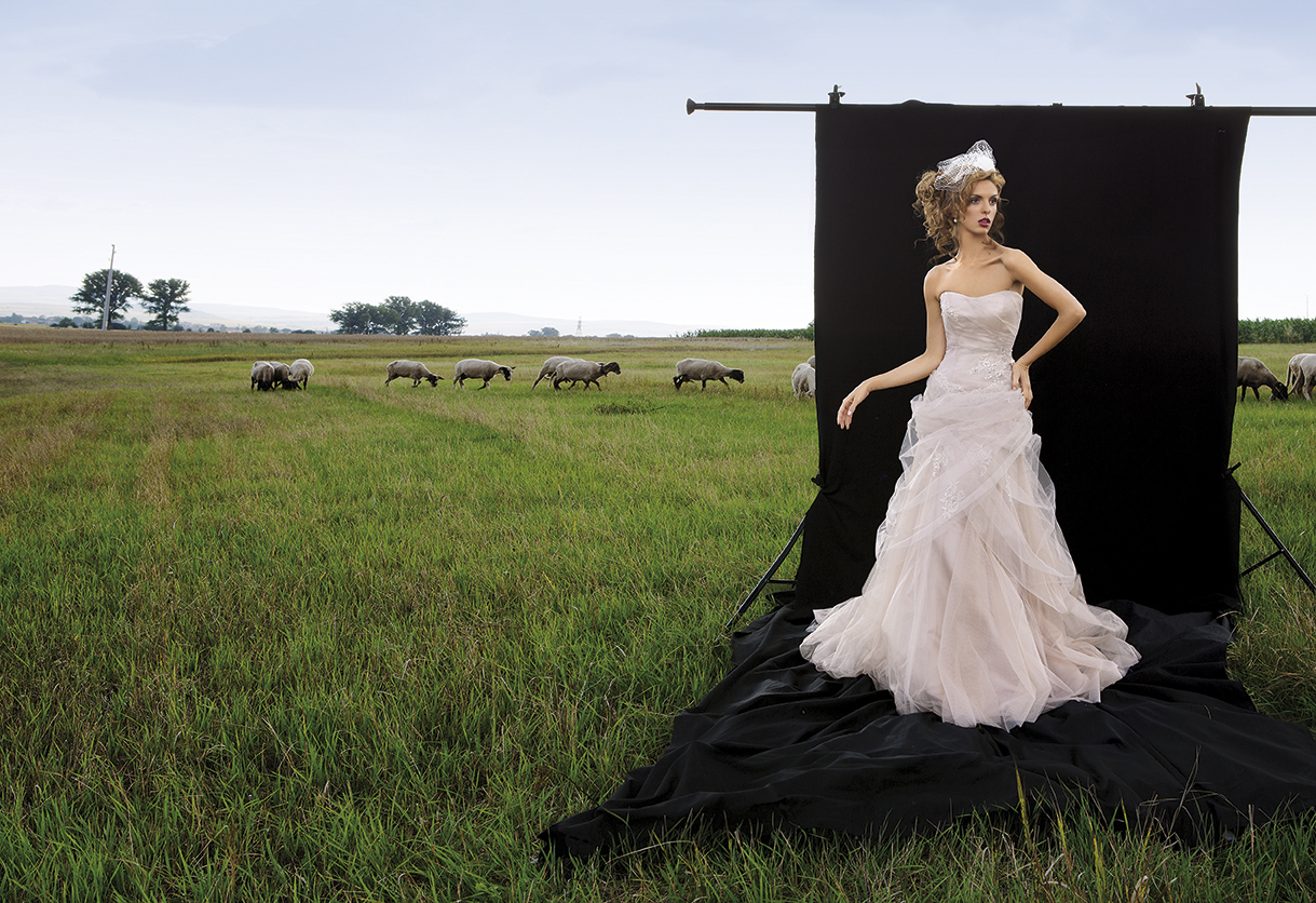 Bridal Fashion: Воалетка и рокля от тюл, мантила и винтидж дантела в цвят antique rose - колекция 2014