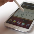 Слух: Samsung ще представи и по-евтина версия на Galaxy Note III