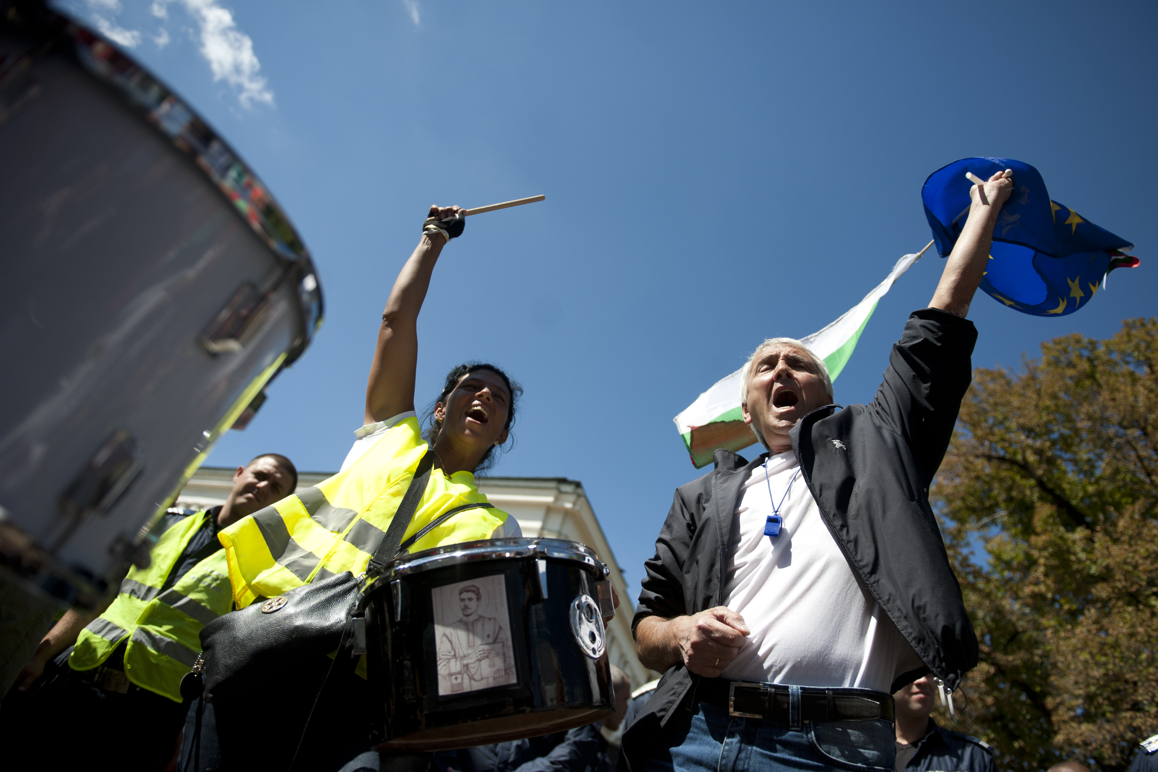 Хиляди и на вечерния протест срещу властта