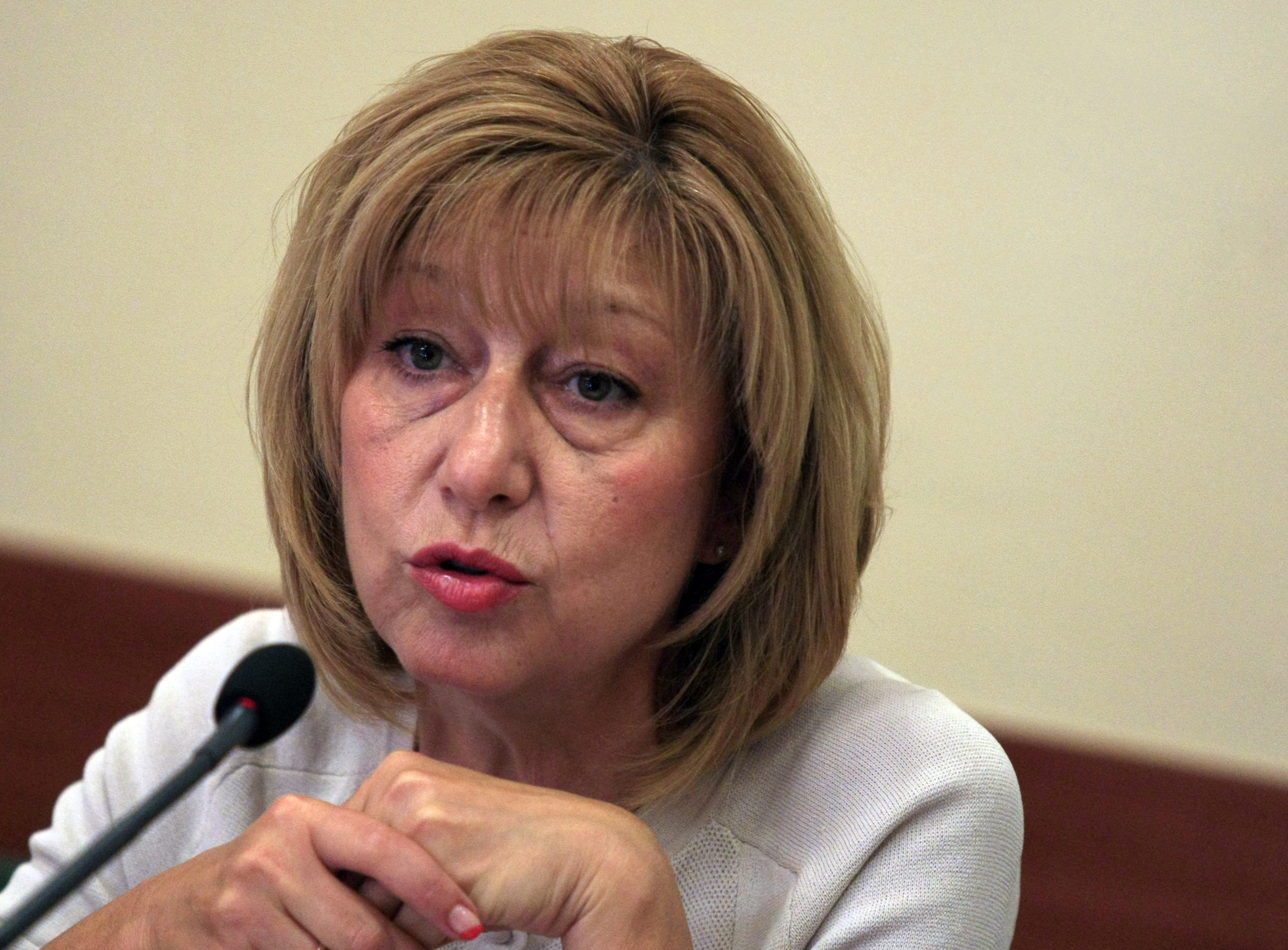 Анелия Клисарова заяви, че от юли се обмисля възможността за увеличаване на стартовите заплати на младите учители