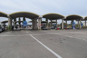 Румъния намали наполовина таксата за преминаване на коли през Дунав мост