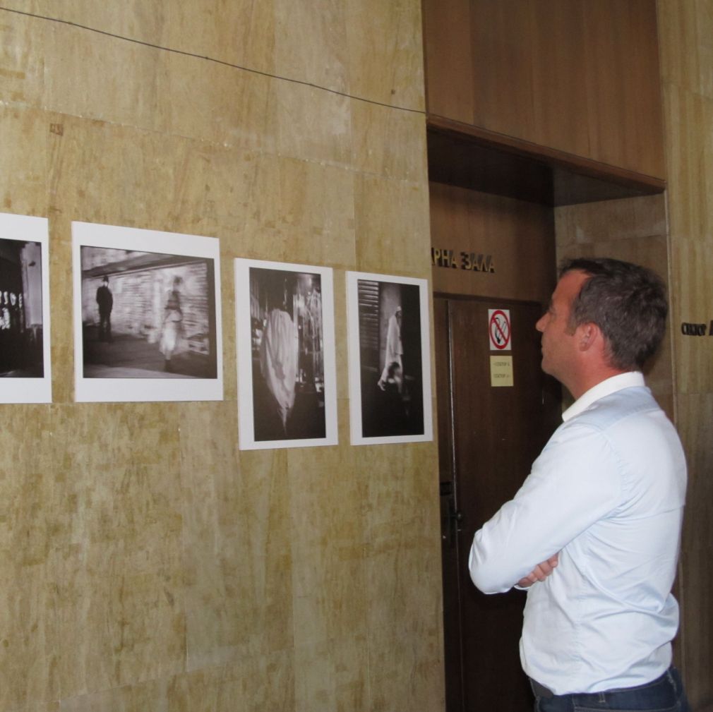 За разширяването на предприятието е подредена изложба с фотографии