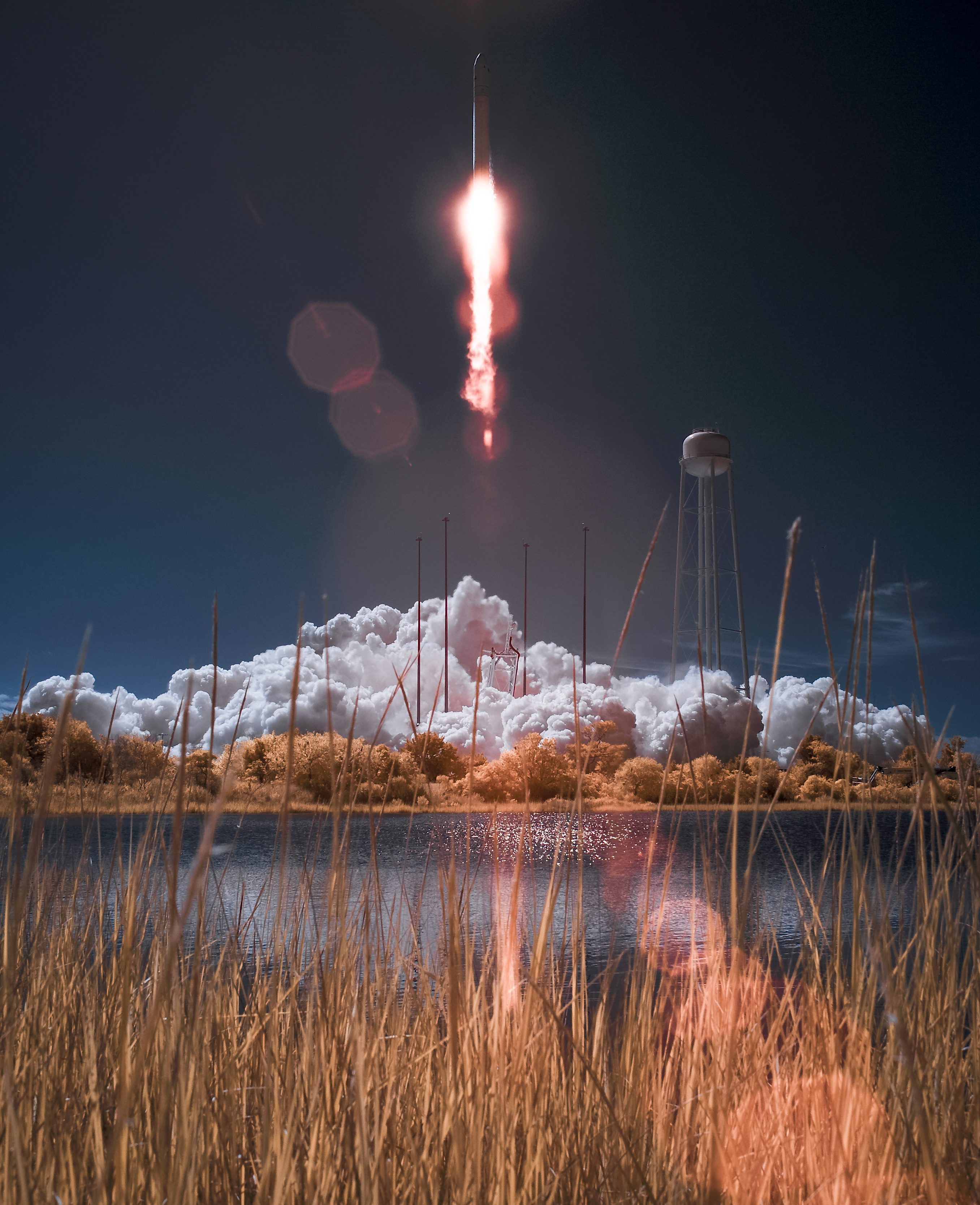 Частната компания ”Orbital Sciences” изстреля успешно към МКС товарния кораб ”Cygnus”
