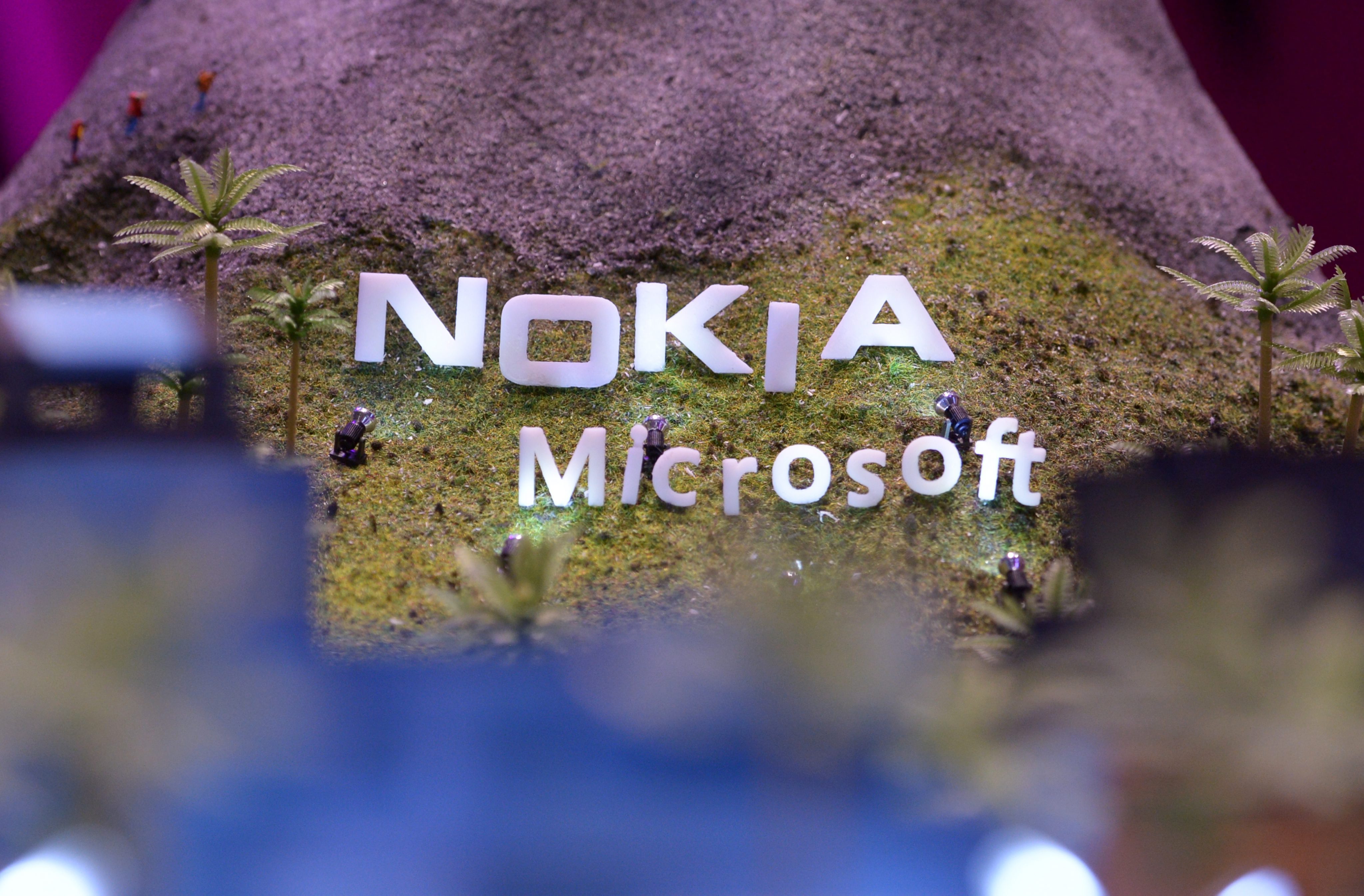 Властите в САЩ одобриха сделката Nokia-Microsoft