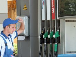 Цените на бензина и дизела с лек спад