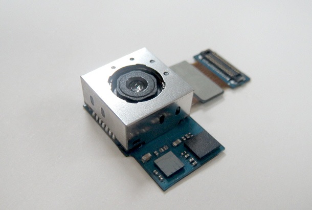 Samsung направи 13-мегапикселова модулна камера