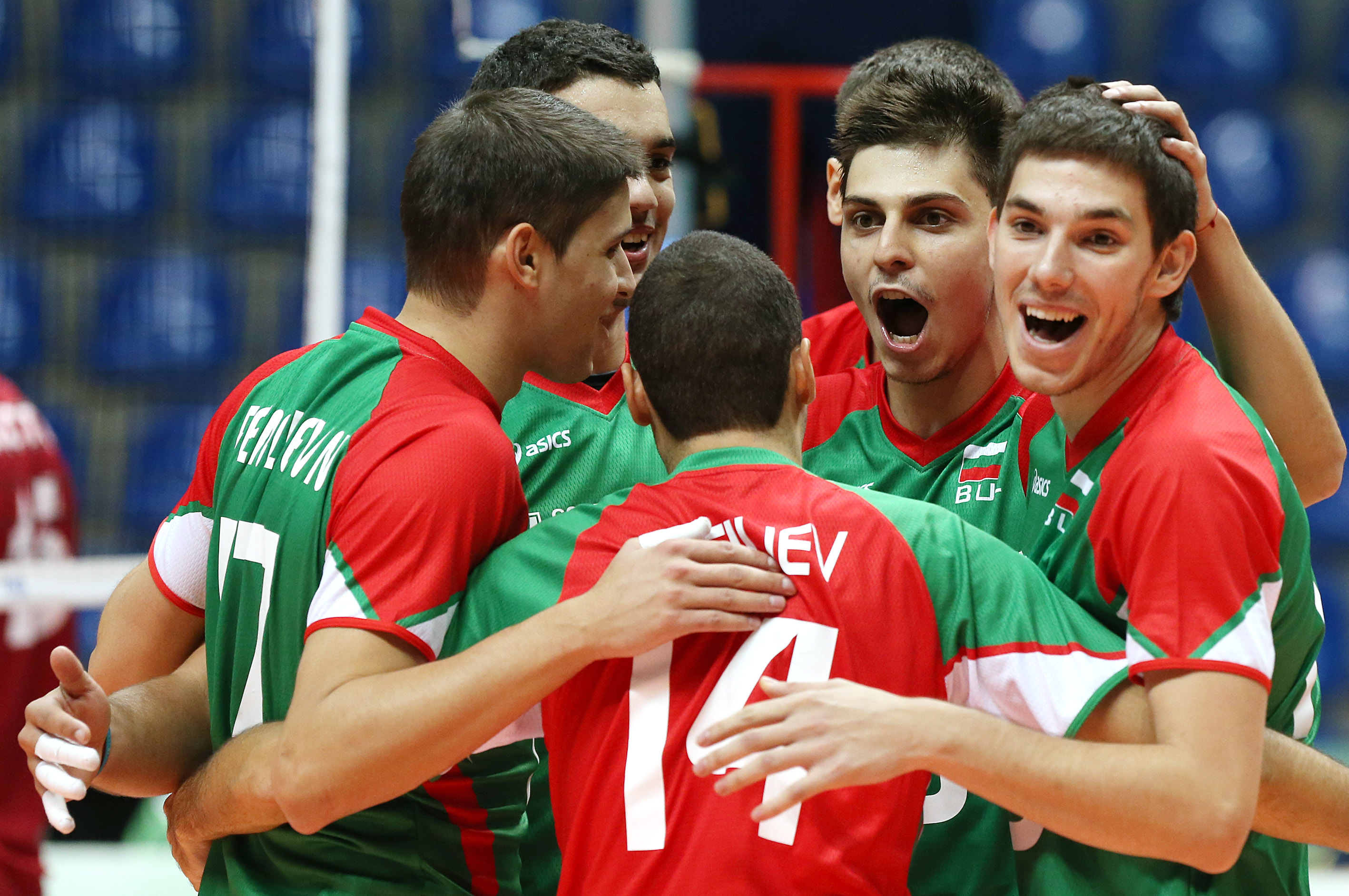 България започна с чиста победа на Световното до 23 години (снимки)