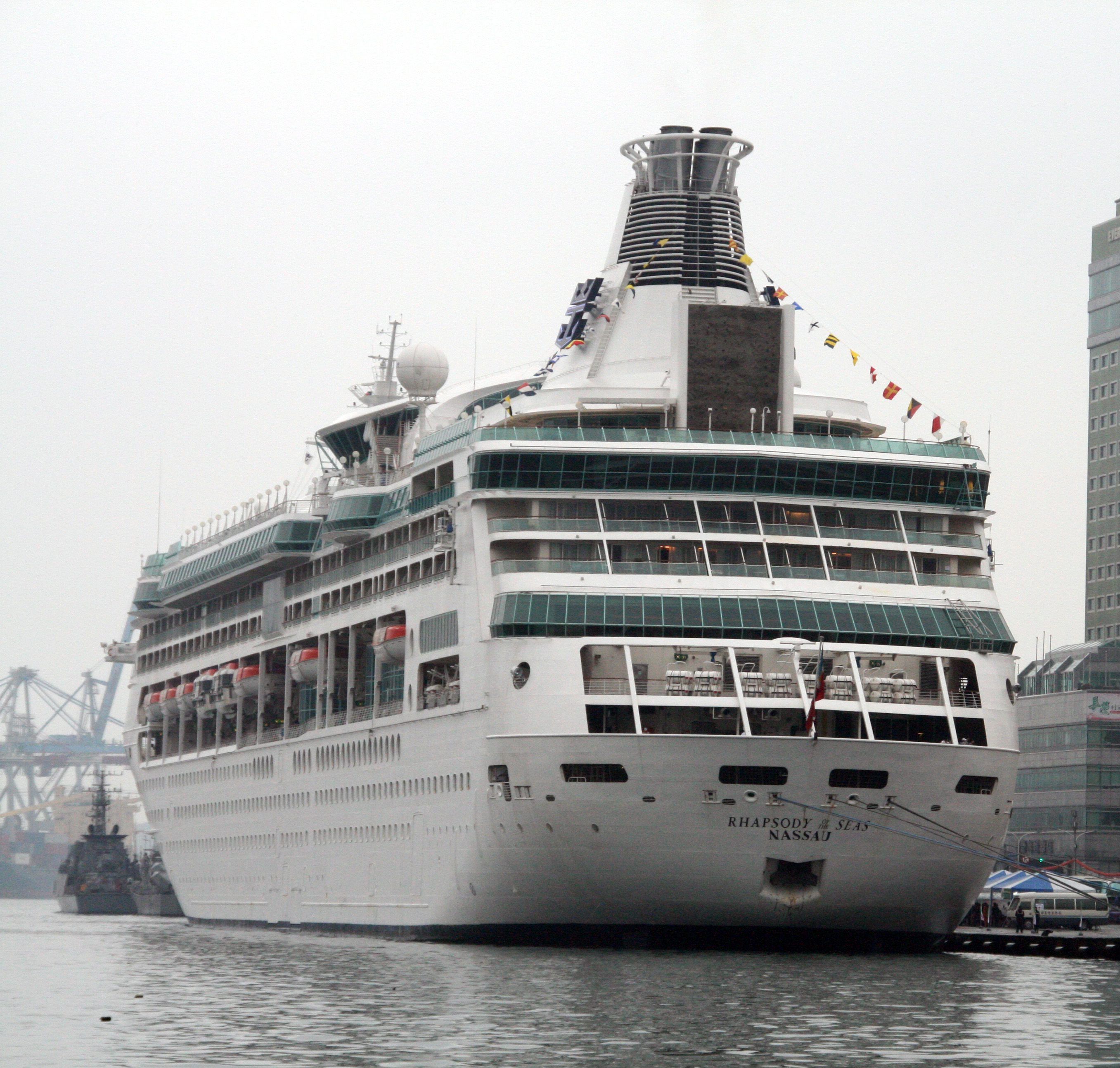 Строят най-големия круизен кораб в света