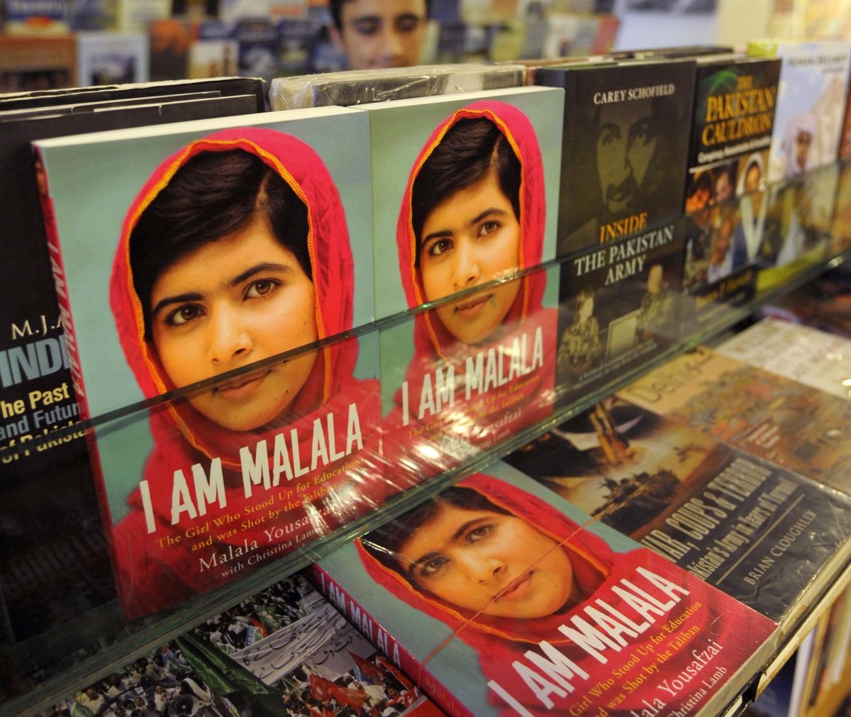 Пакистанската тийнейджърка Маляля Юсуфзай разказва историята си в книга