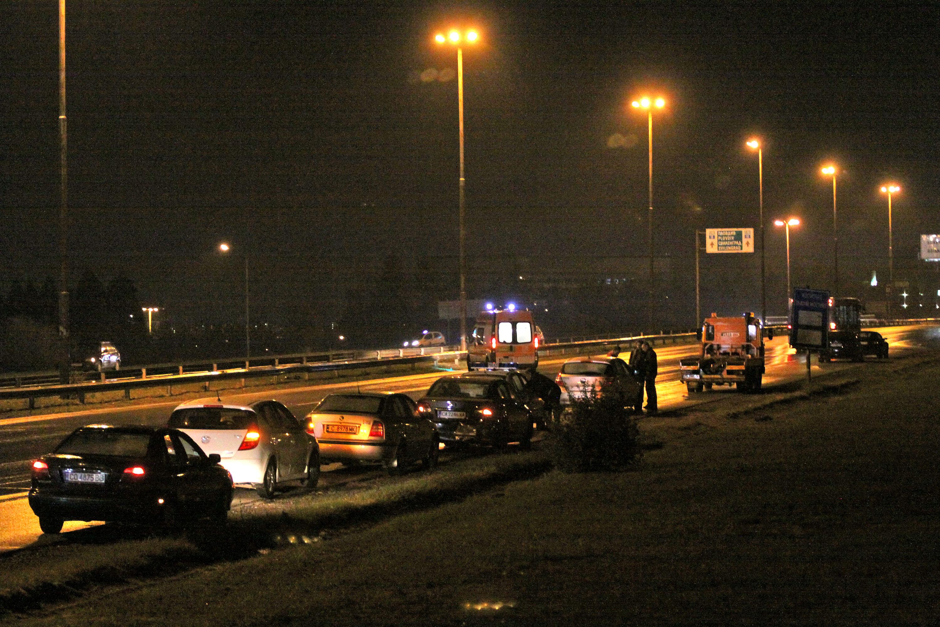 Верижна катастрофа с 10 коли на Околовръстното в София