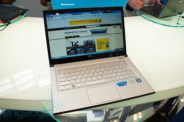 NEC пуска най-лекия ноутбук в света
