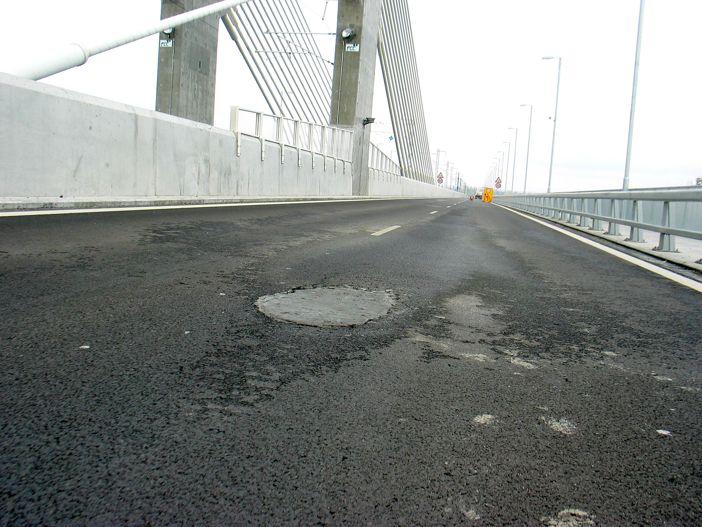 До 30 ноември трябва да бъдат поправени дефектите по моста