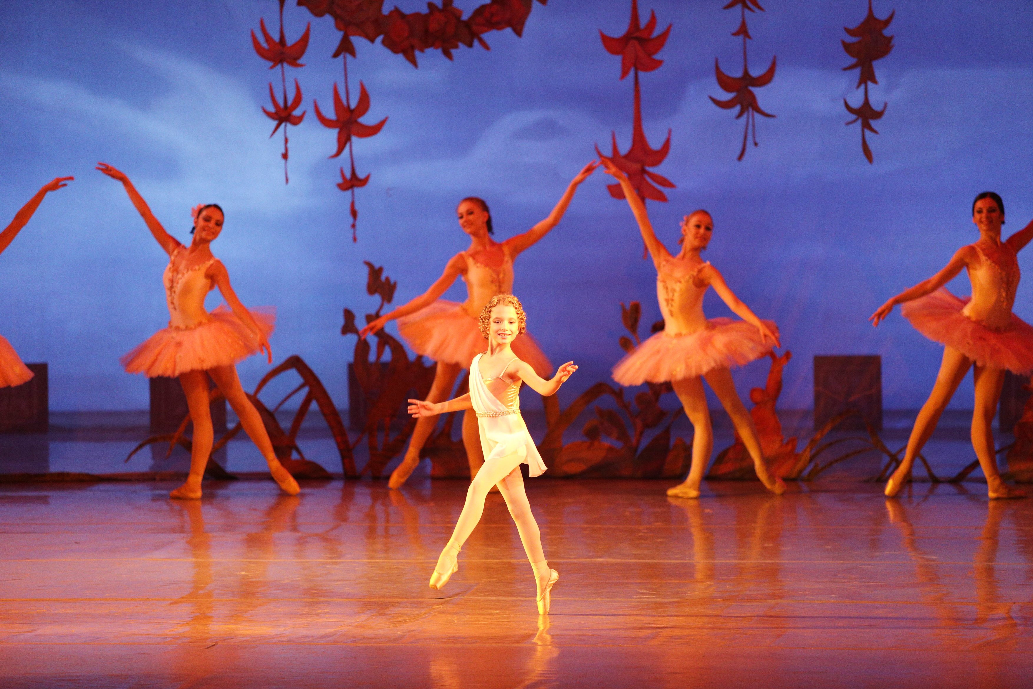 Ивана Харизанова е възпитаничка на Руското балетно училище ”Г.С.Уланова”