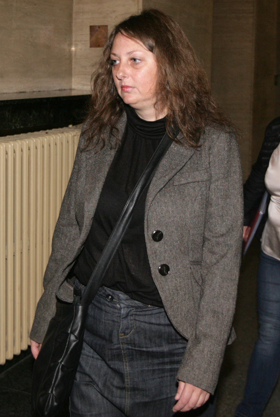 Виолета Николова е обвинена, че сама си е разписала 48 000 лева бонуси