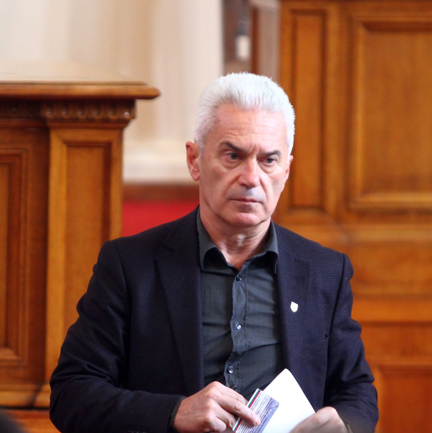 БСП препоръча на Сидеров сам да свали имунитета си