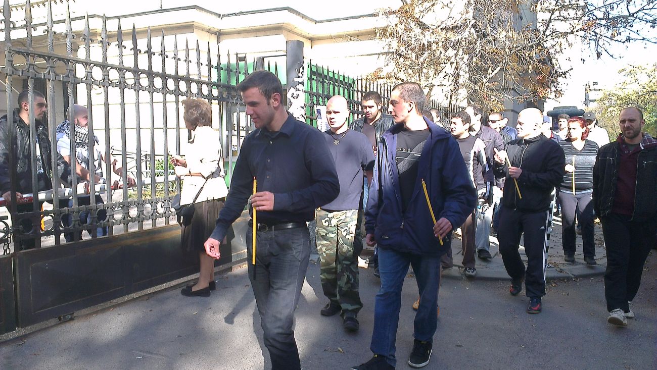 Студентите от контрапротеста искаха да влязат в Ректората, но не бяха пуснати