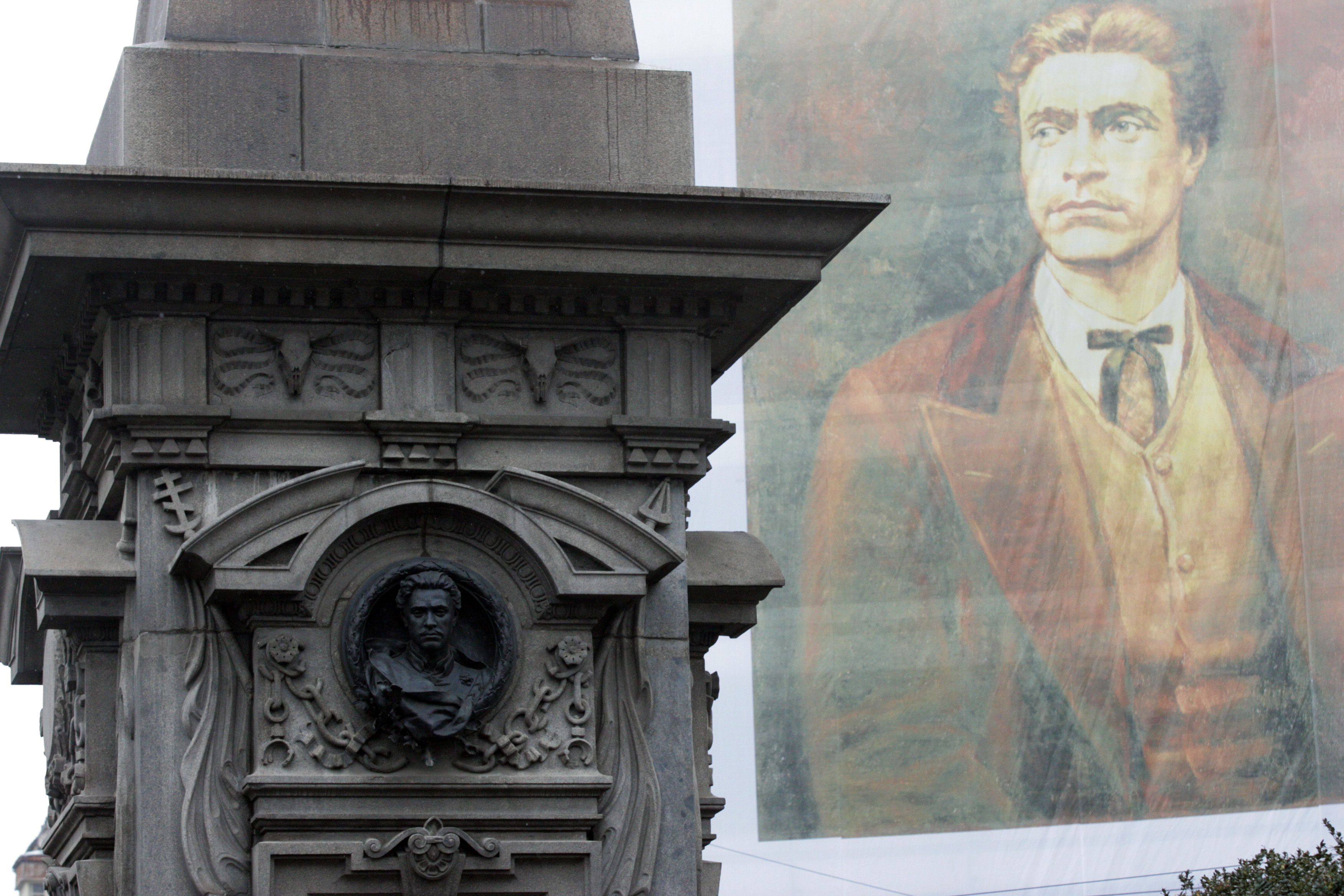 Паметникът на Васил Левски в София е открит през октомври, 1895 година