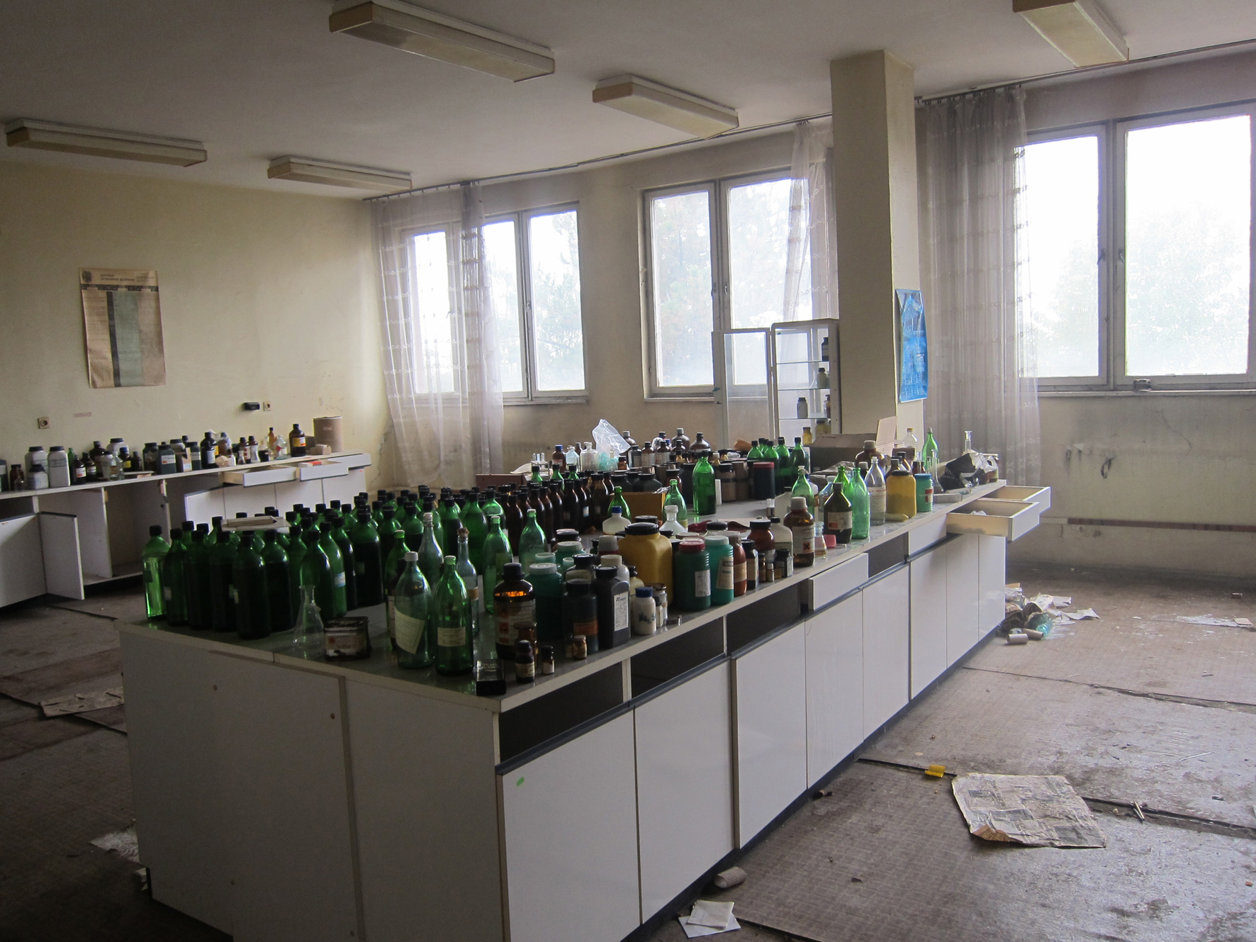 Цианкалий и други отрови открити в държавна сграда в Плевен
