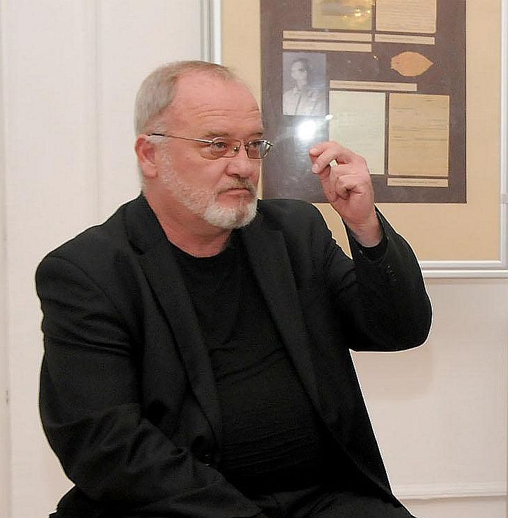 До май 2010 г. проф. Людмил Георгиев беше член на Централния съвет на ДПС