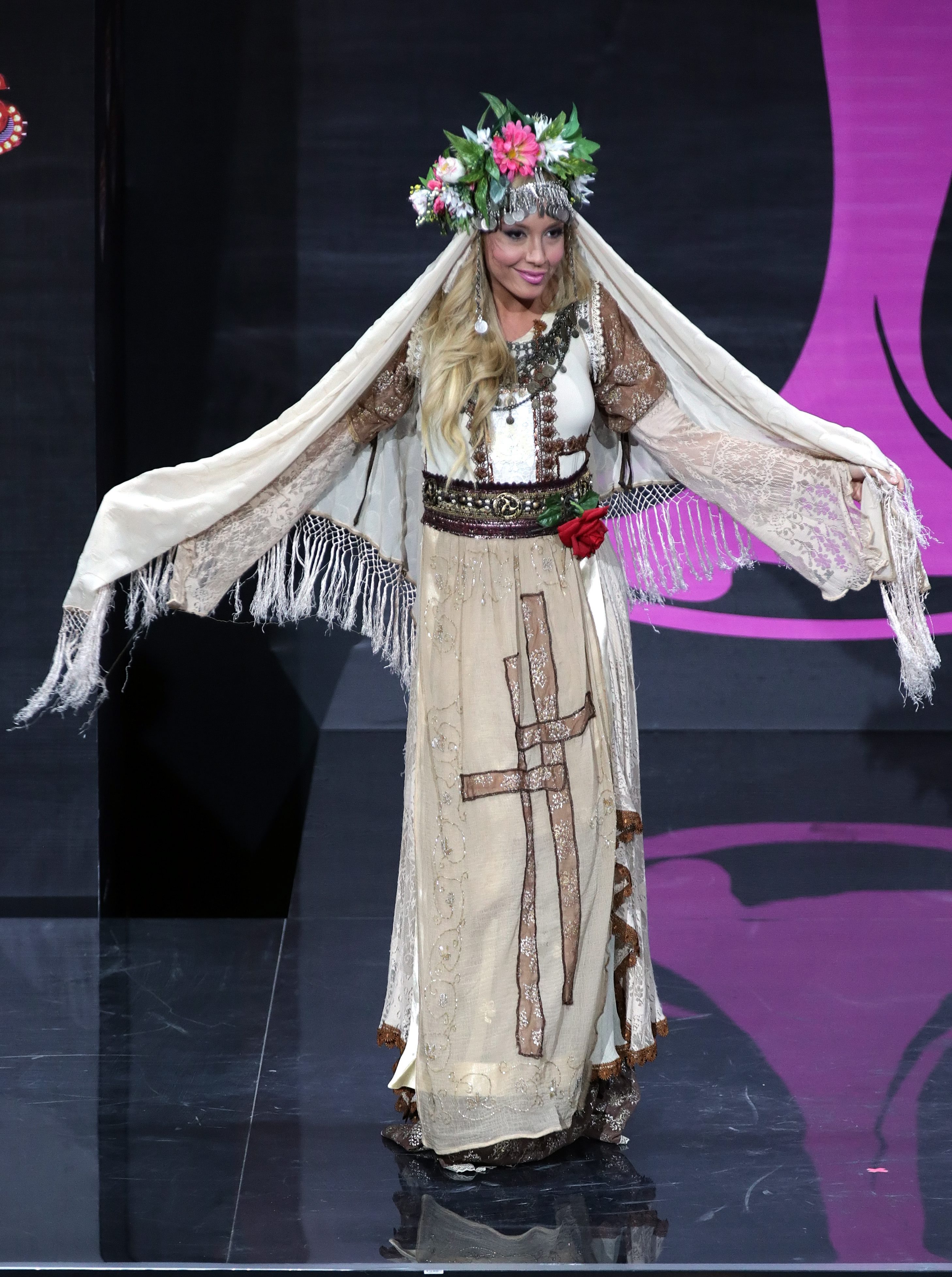 Мис България-Вселена 2013 на подиума в Москва