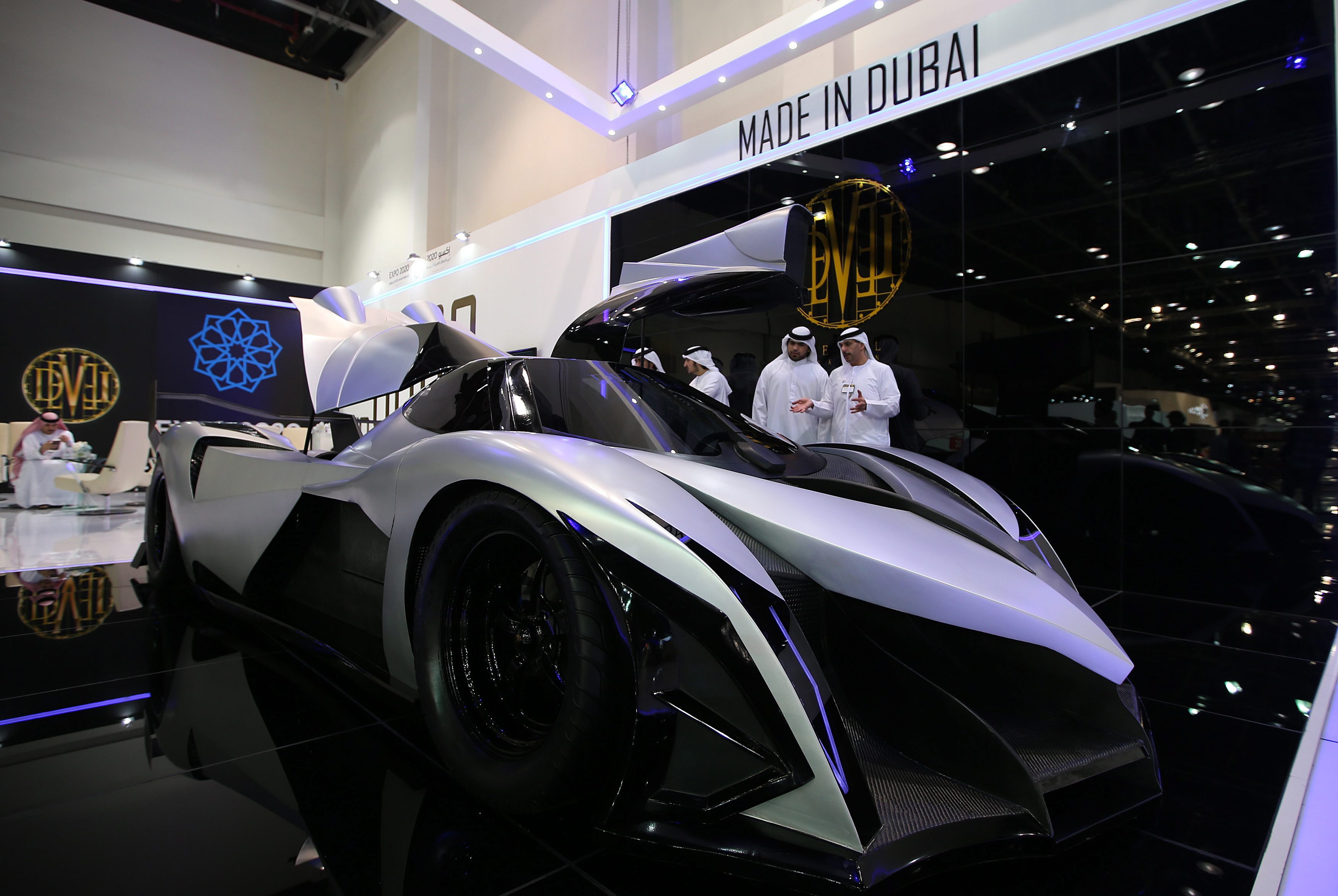 В Дубай показаха кола с мощност 5000 к.с.