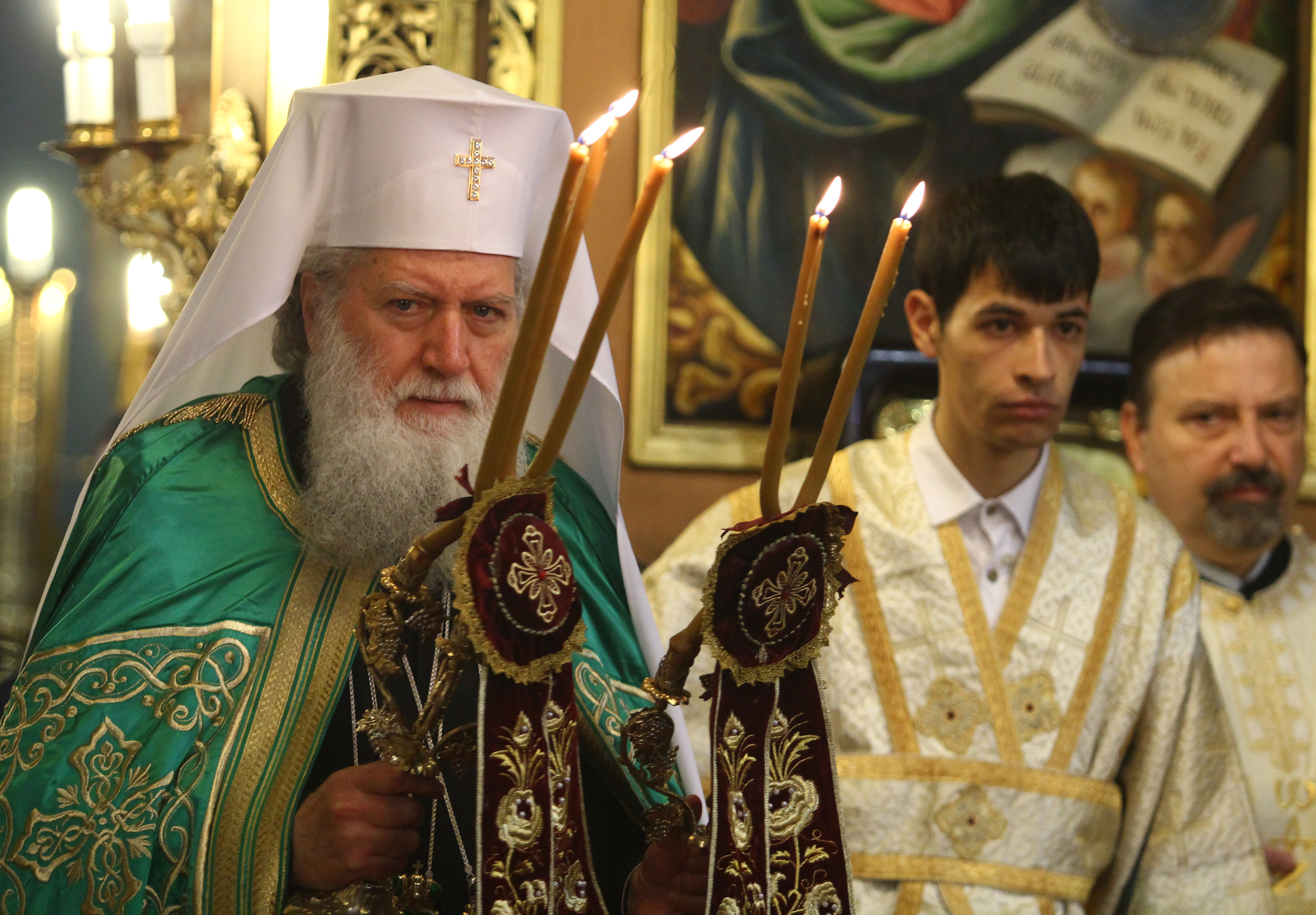 Патриарх Неофит отслужи литургия в храма ”Св. Неделя” в София