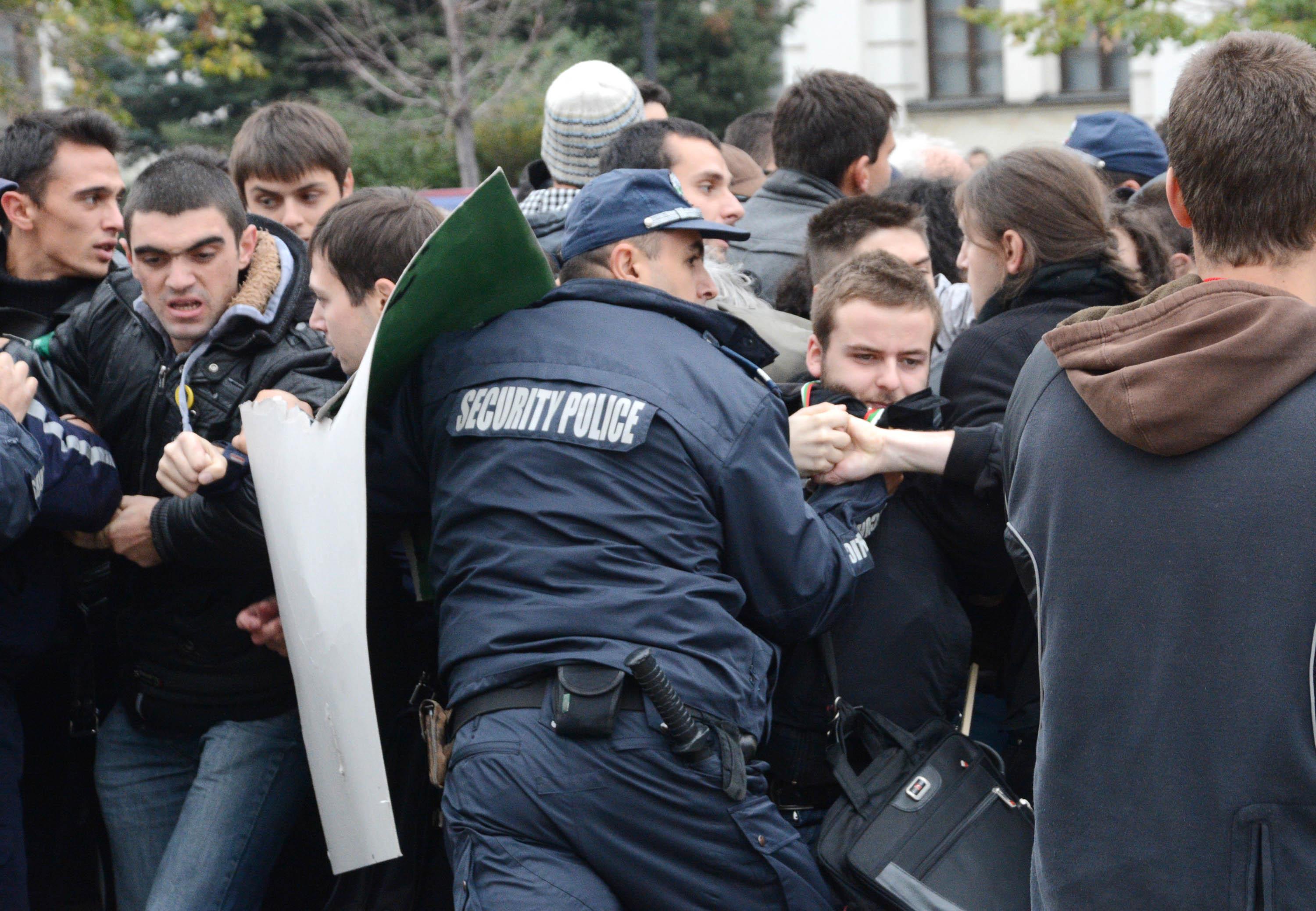 Сблъсъци с полицията белязаха студентските протести