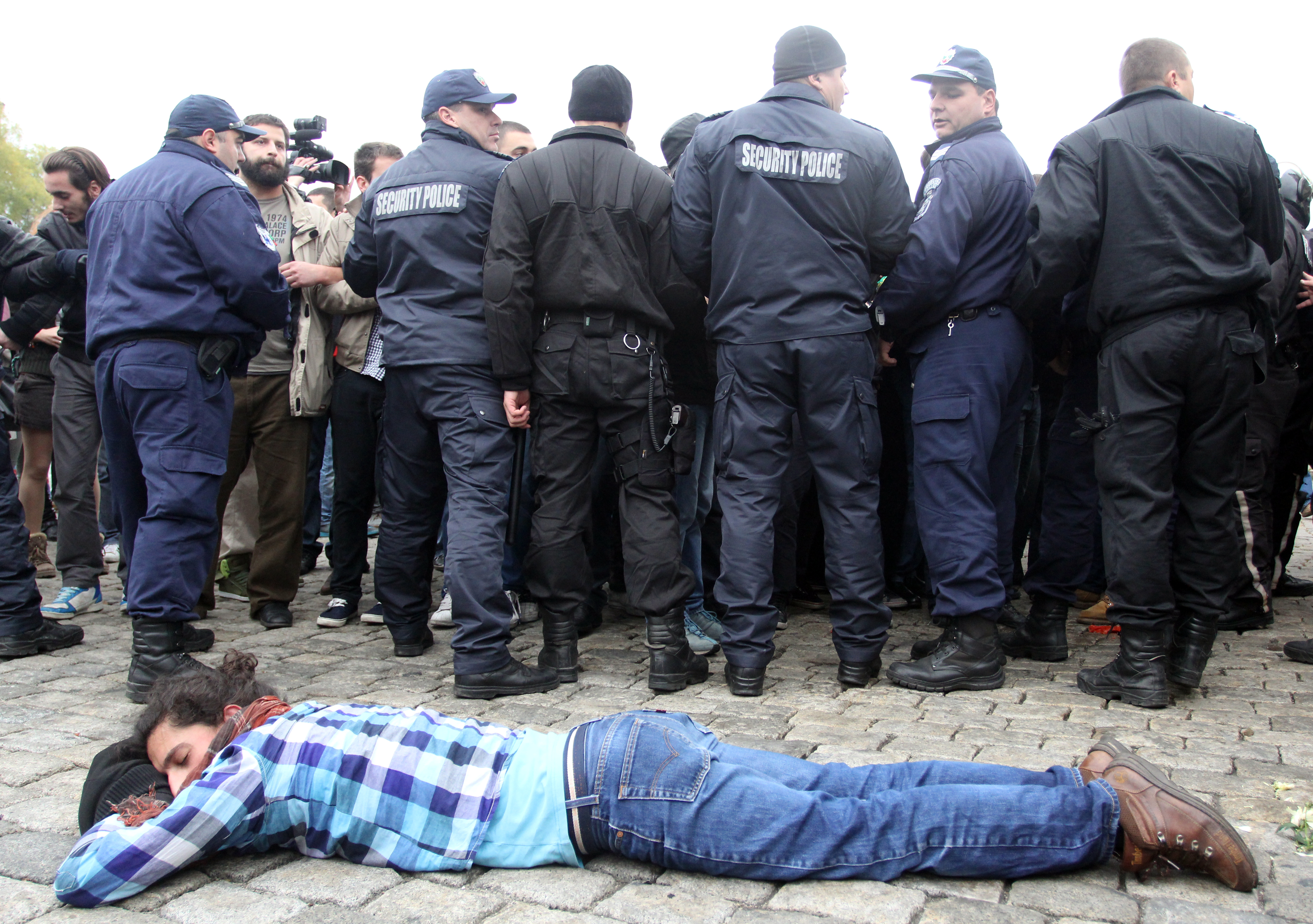 Полицаи ще следят през цялото време движението на привържениците на английския клуб в София
