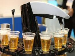 Робот налива 6 бири за 12 секунди