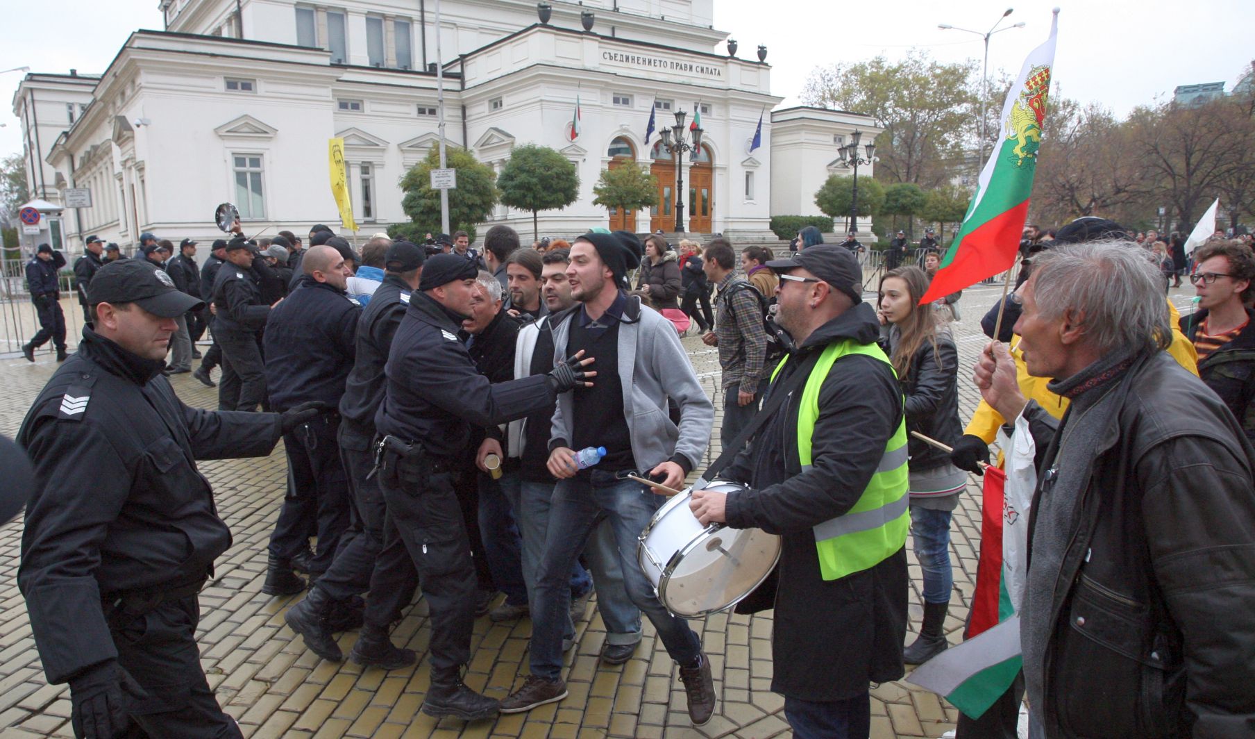 Сблъсъци между полиция и протестиращи студенти