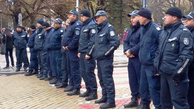  Полицаите отново на митинг поради ниското възнаграждение на нощния труд 