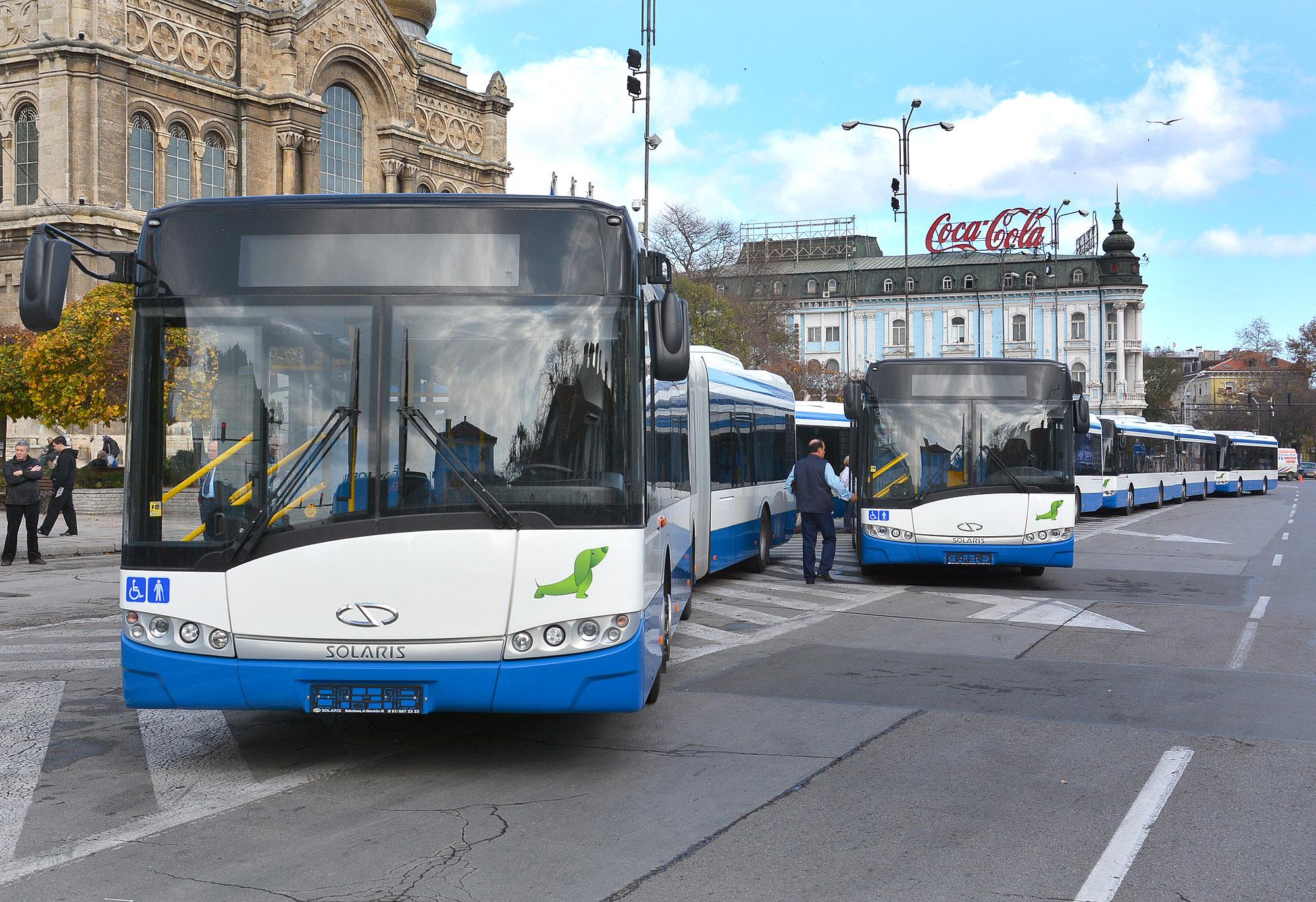 Новитe автобуси във Варна, възпети от рап бандата