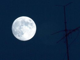 Китай изпраща първата си сонда на Луната