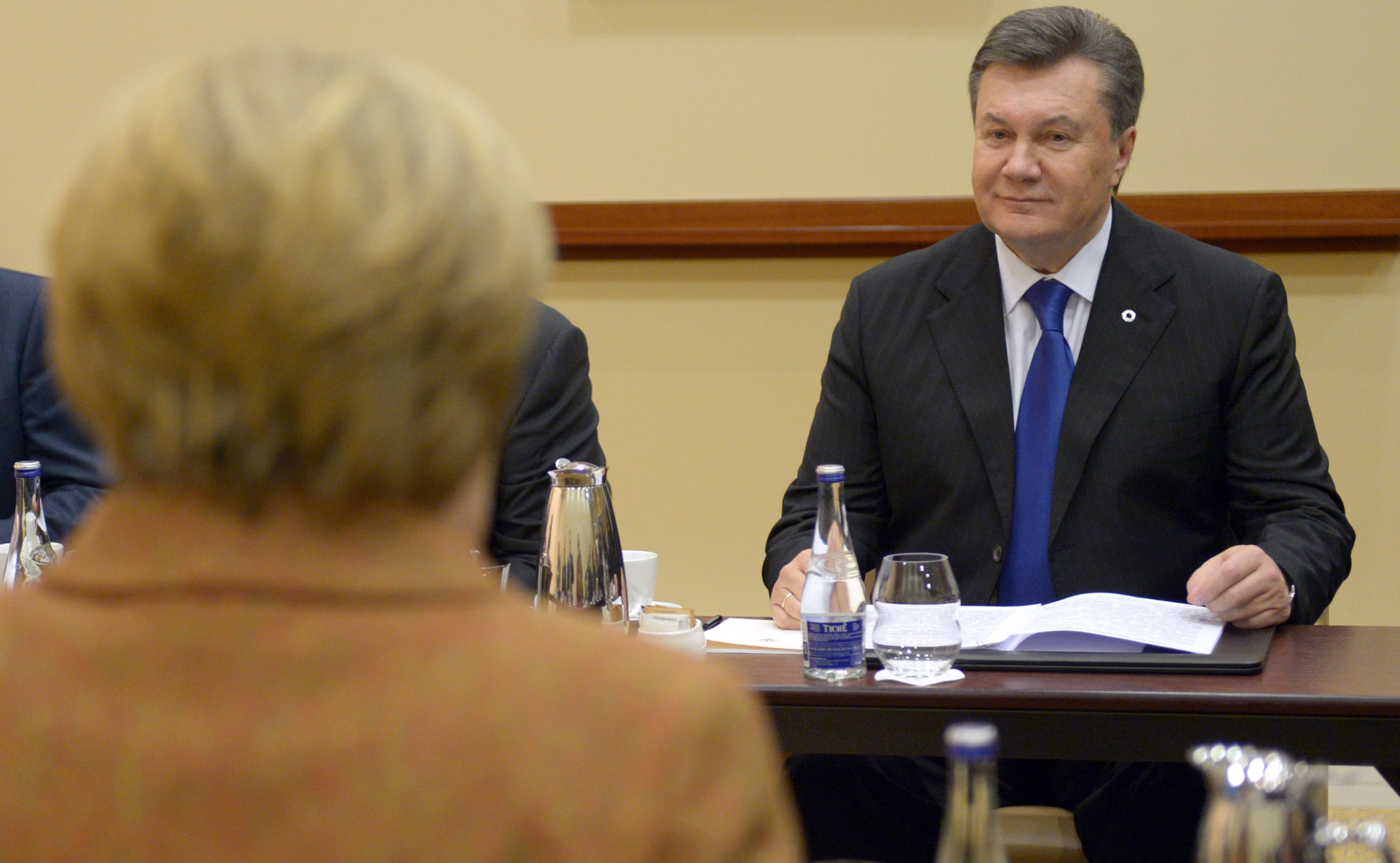 Янукович обвърза европейското асоцииране с икономическа помощ от ЕС