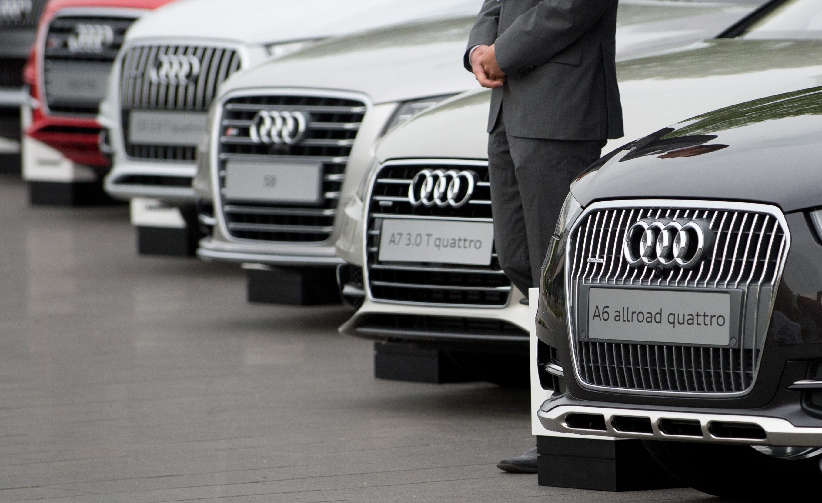 Audi и GM спряха доставките на автомобили за Русия