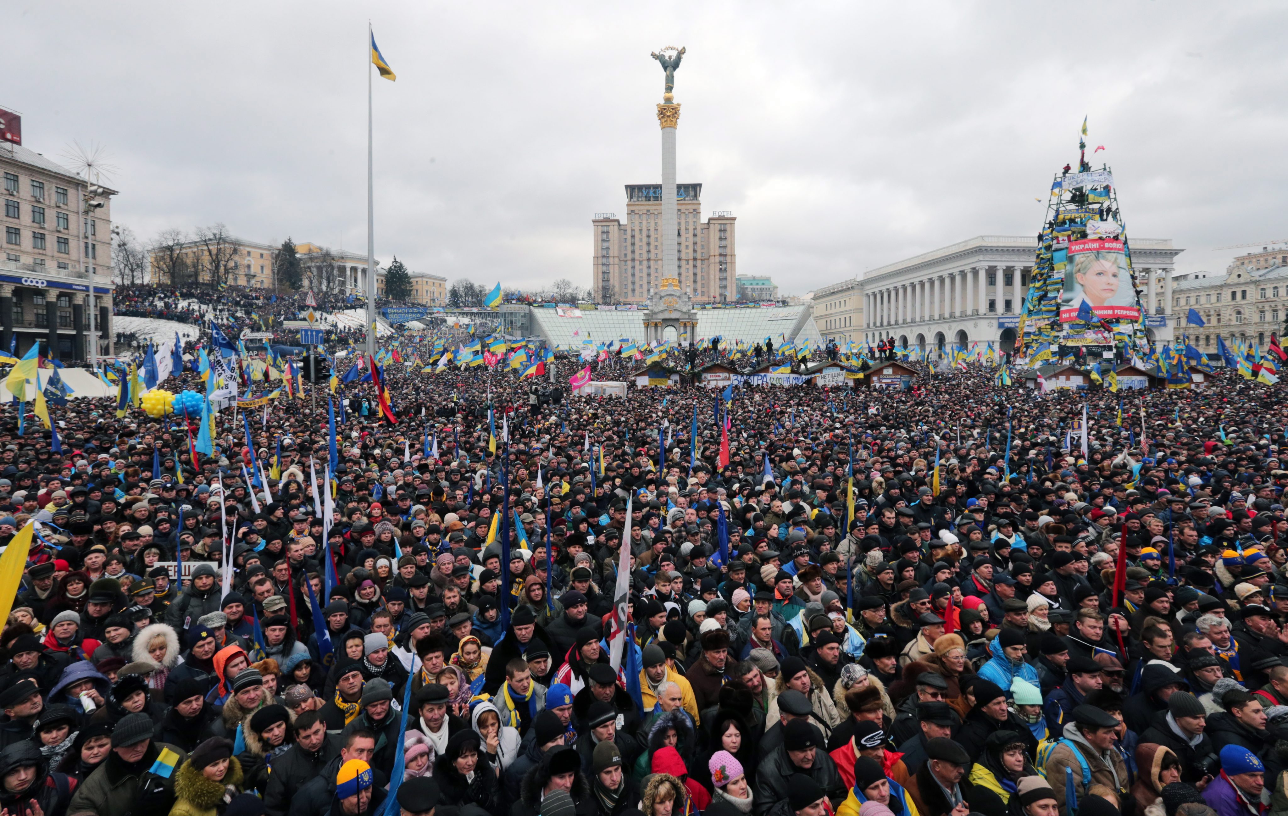 Най-големият протест в Киев - близо 500 хиляди души протестират
