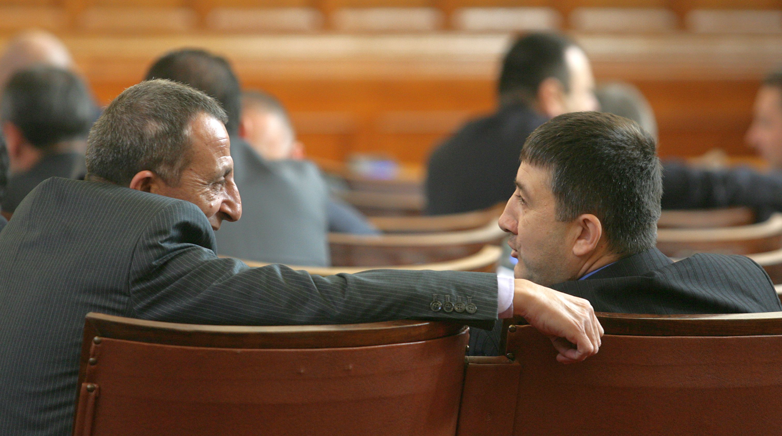 Георги Марков по време на извънредно заседание на парламента