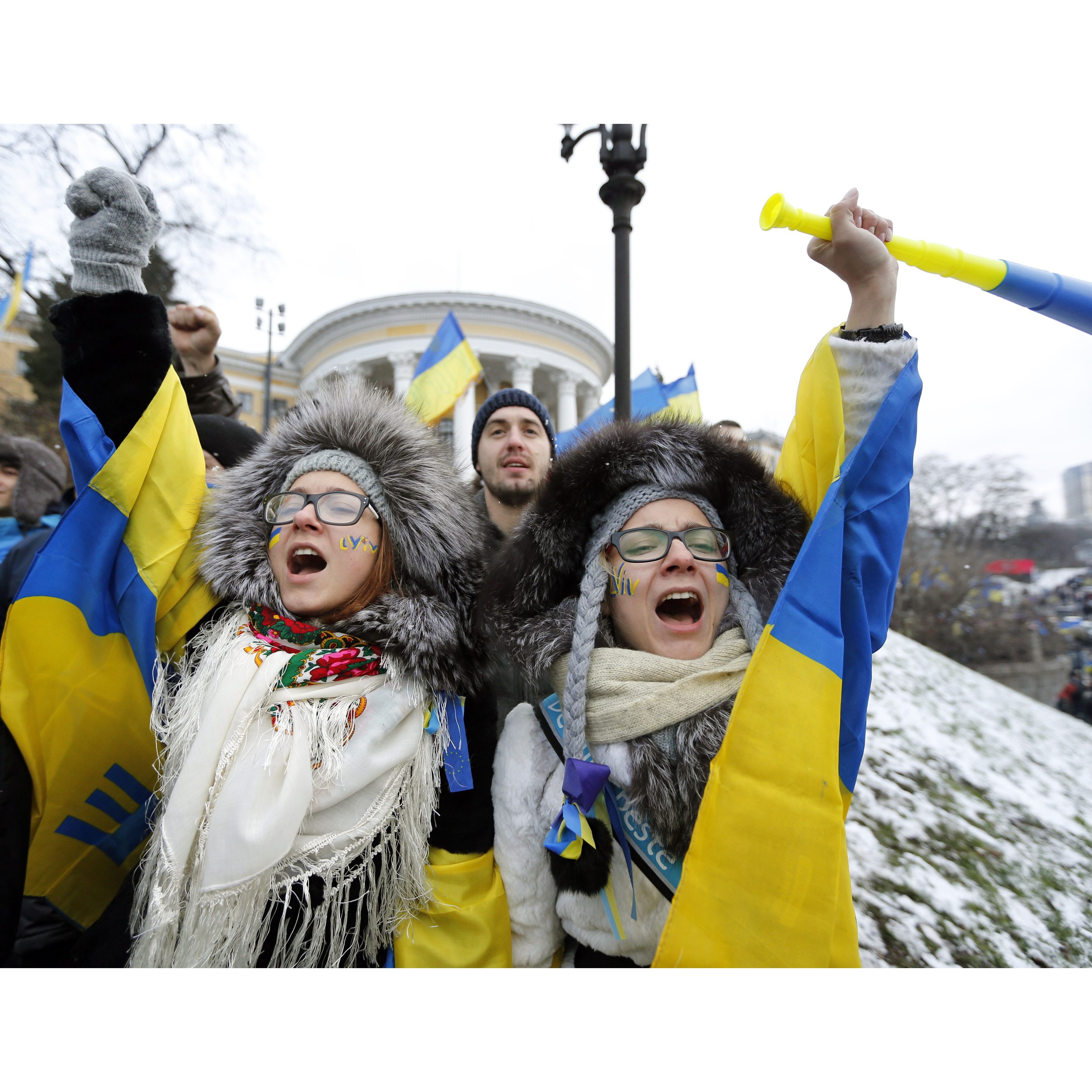 Хохлы кричат. Хохлы на Майдане. Украинцы в Европе. Западные украинцы.