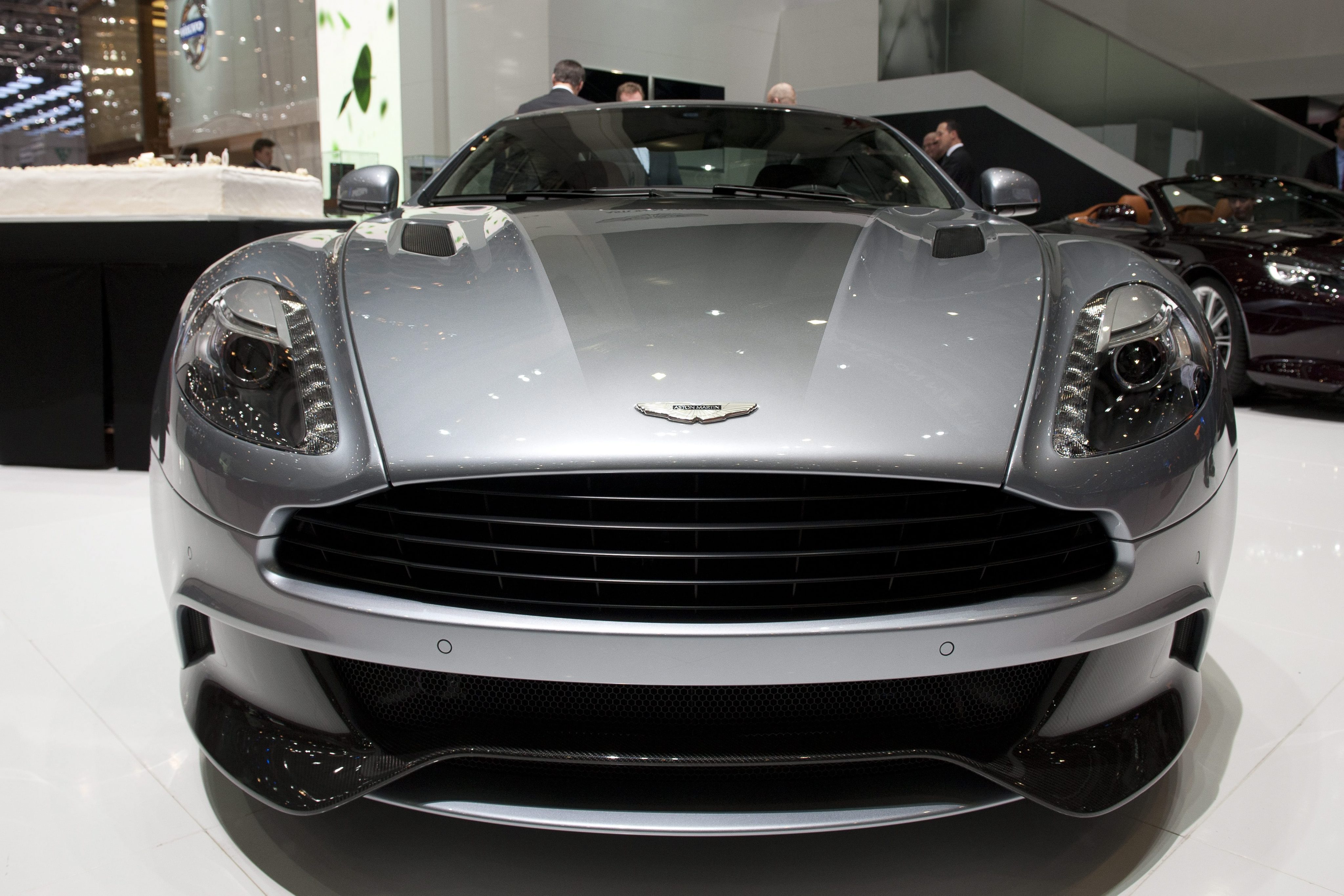 Aston Martin на Джеймс Бонд продаден за $430 000