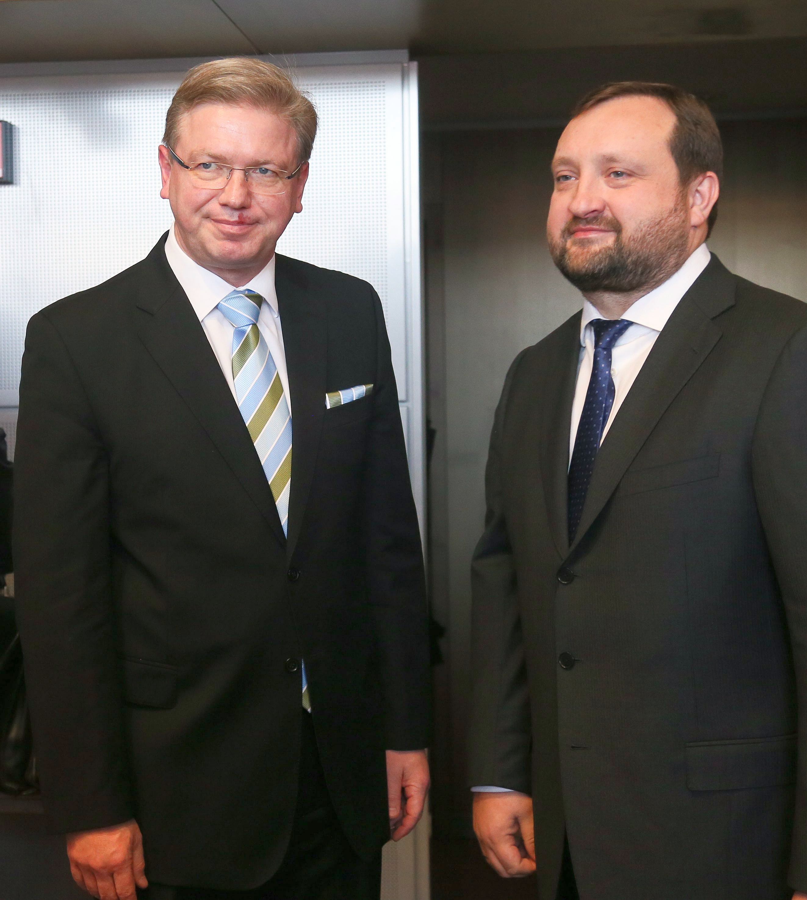 Eврокомисарят по разширяването Щефан Фюле и украинският вицепремиер Сергей Арбузов