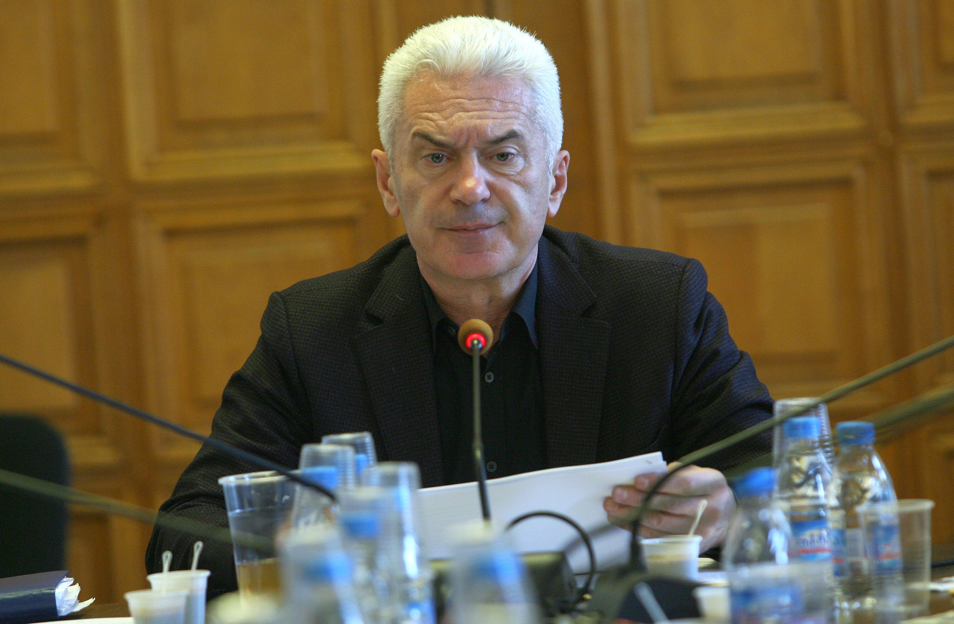 Волен Сидеров на председателското място на Комисията за борба с корупцията
