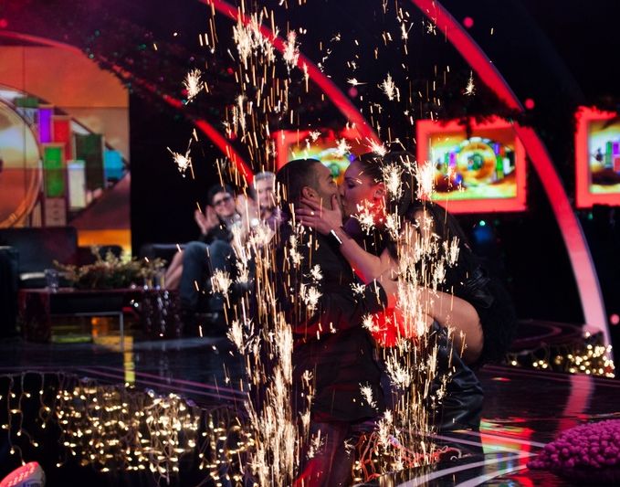 Златка Димитрова целува приятеля си Миро след победата си в ”Big Brother All Stars”
