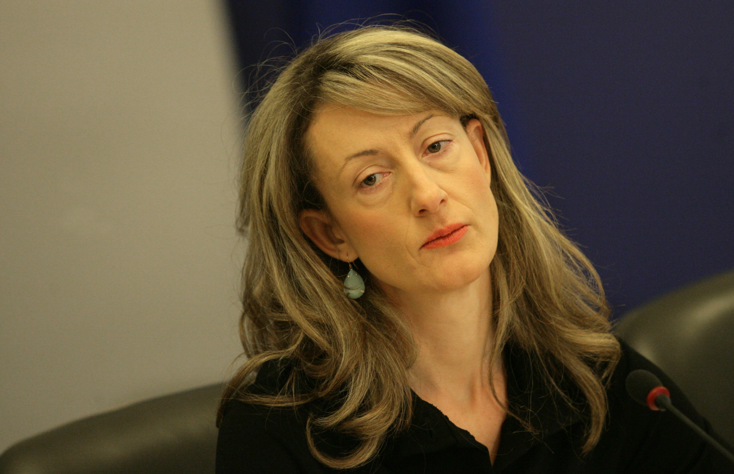 Златанова: Манипулация е, че ще спрат европарите през 2014 г