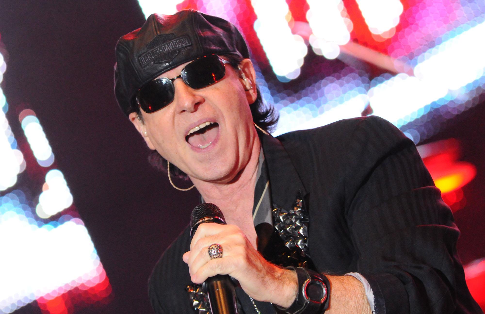 Scorpions донесоха 100% рок в София (видео)