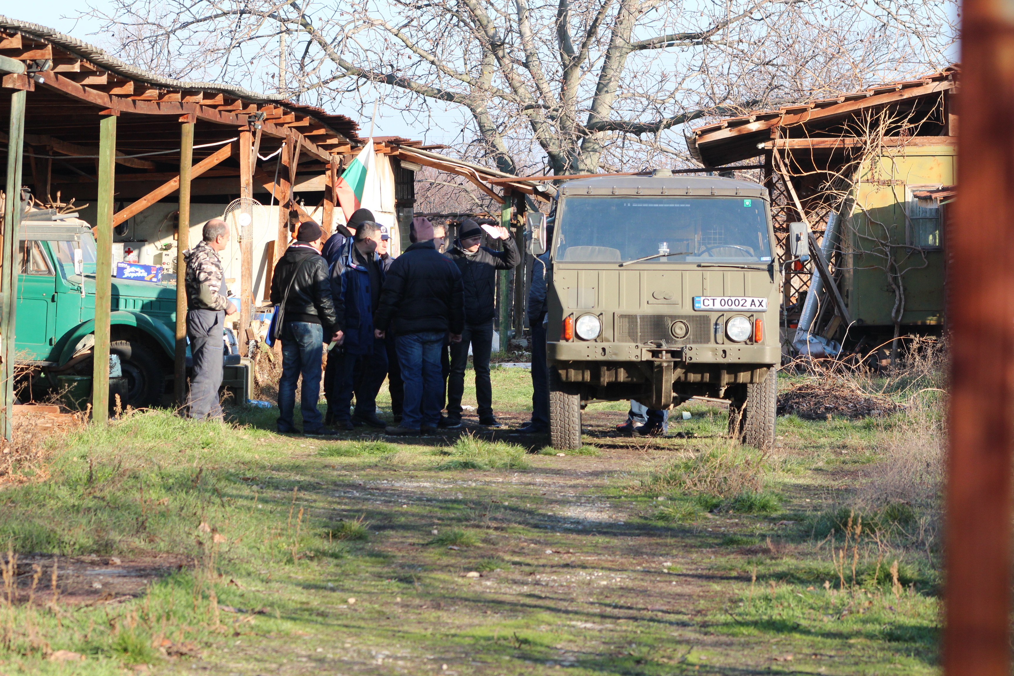 МВР пресече канал за оръжие към Западна Европа (снимки)