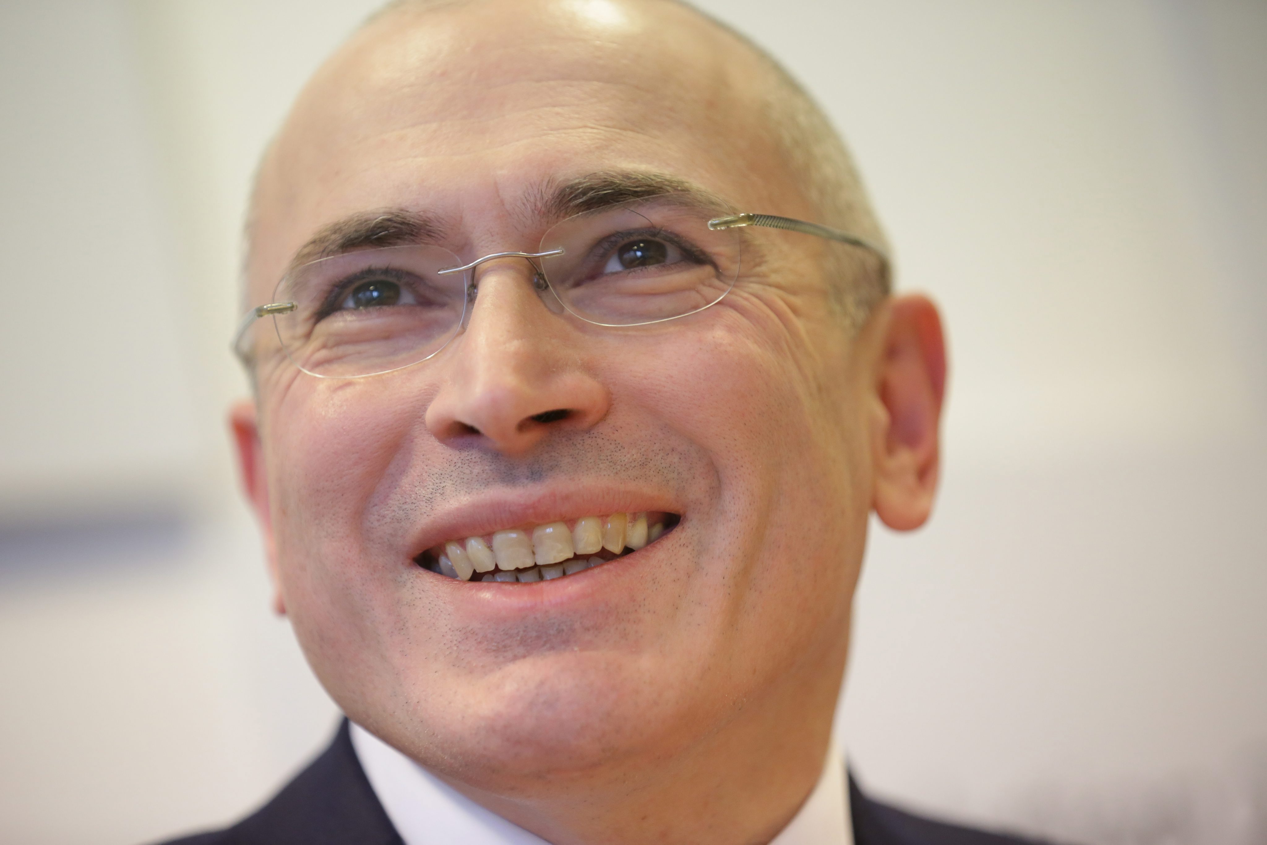 Ходорковски иска швейцарска виза