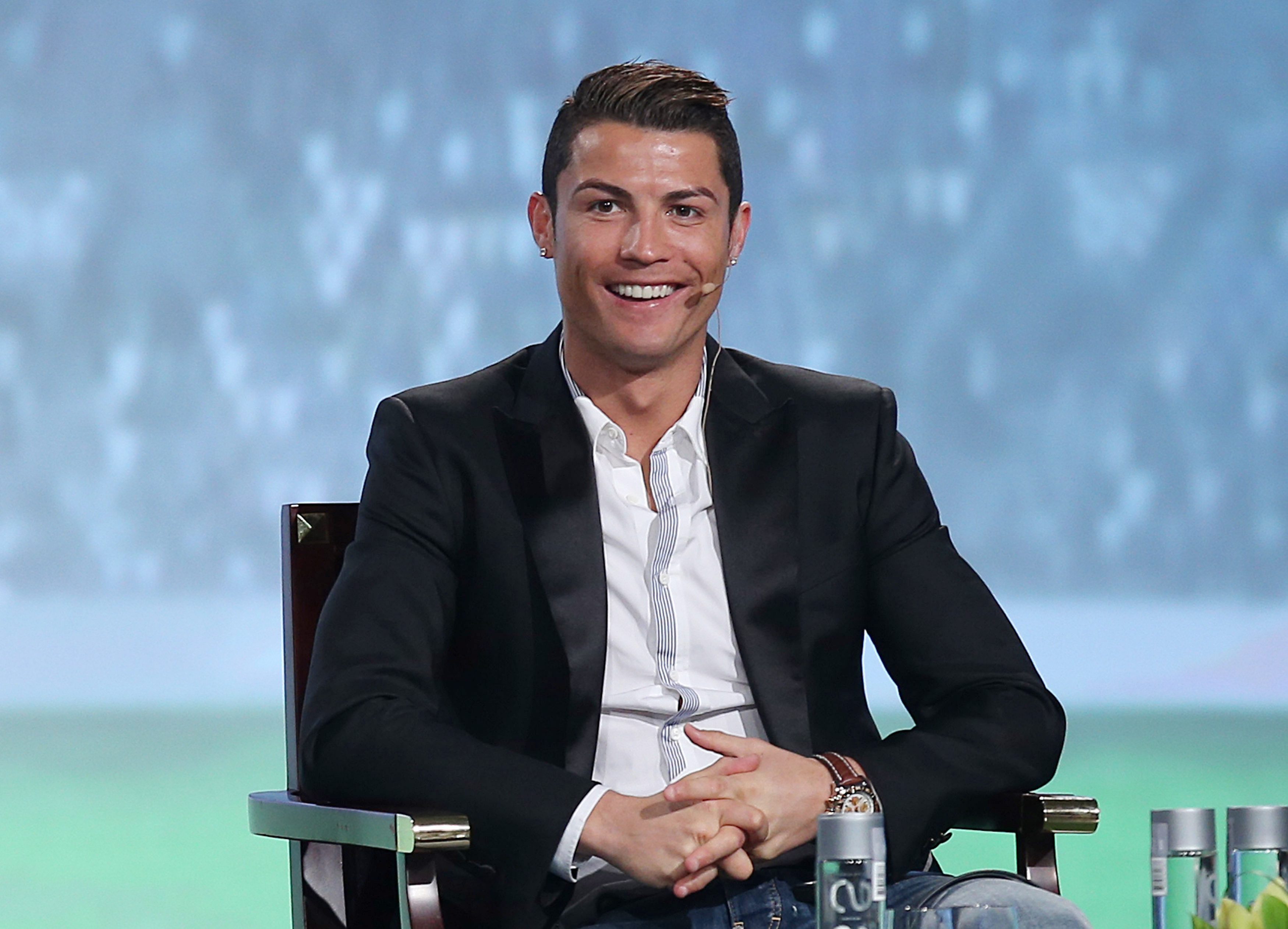 Кристиано Роналдо взе наградата Globe Soccer
